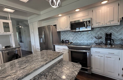 Stillwater House | 20% OFF SUMMER! 8 Beds, Waterfront, Heated Pool, Sauna By Track-Town-SPAC-Golf