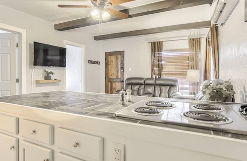 West Colorado Springs Apartment | 2BD Cozy Retreat✶Close to Red Rocks✶Dogs Welcome!