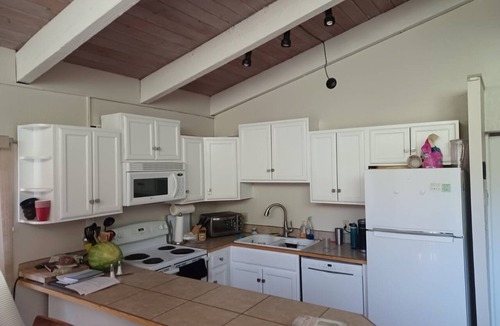 Vail Condo | 2Bdrm 2Ba + Loft w 3 beds Top fl end unit wall of windows lg balcony over creek
