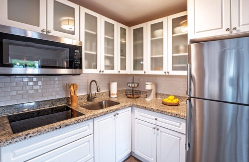 Palmetto Bay Apartment | 2BR 4 Beds by Miami SoFi Vacation Rentals Tucked in a quiet Palmetto Bay neighborhood, this property offers stylish 2BR/1BA stays with thoughtful design, outdoor spaces, and easy access to parks, dining, and Miami hotspots.
