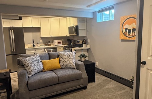 Westridge Apartment | 2BR Chatfield Quiet Retreat Mountain Views 2 Car Garage Furnished Pet Friendly