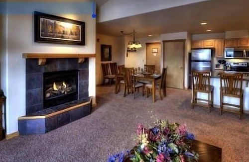 Four O'Clock Resort | 3/3 Grand Timber Lodge Resort-Fireplace-Ski-In/Out