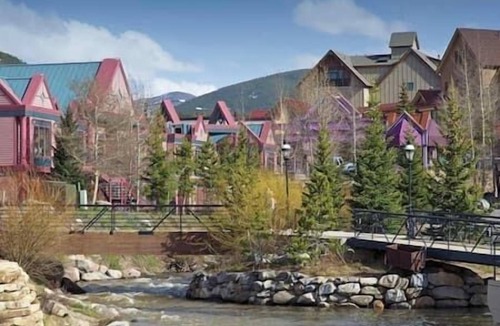 Peak 9 Resort | 3 Bdrm Hyatt Main Street Station Breckenridge, Fireplace.