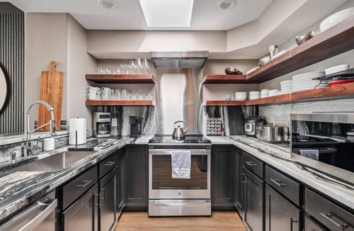 Eagle-Vail Condo | 3 Bed/2 Bath Central Upscale Home near BC & Vail Sauna Hot Tubs