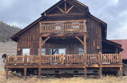 Gunnison House | 3 bedroom luxury cabin near Gunnison with amazing views and solitude.