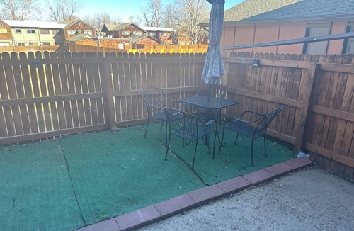 Aurora House | 3-bedroom townhome in delightful Aurora with AC and heat a great comfort locatio
