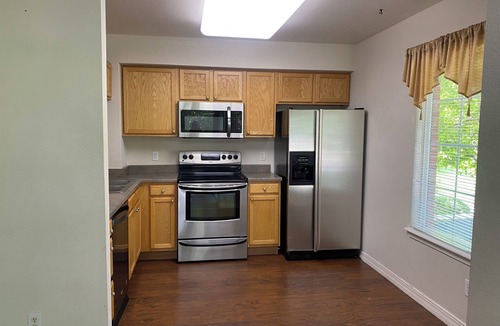 Stonegate House | 3-bedroom townhome in enchanting Parker - minimum 6m lease