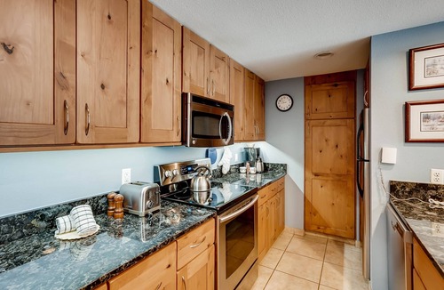 Lakeside Village Condo | 3 BR Decatur 1779-Minutes to Conf Center & Slopes!