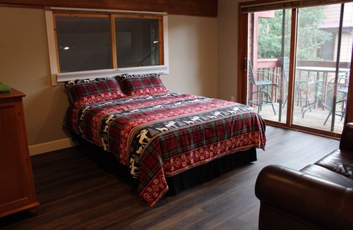 Frisco House | 3 master suites, 2 living areas, walk to main street, hot tubs, indoor pool.