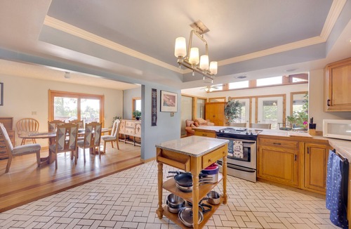 West Colorado Springs House | 3 mi from Garden of the Gods | Hot Tub & Sauna