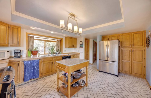 West Colorado Springs House | 3 Mi to Garden of the Gods: Quiet Home w/Hot Tub!
