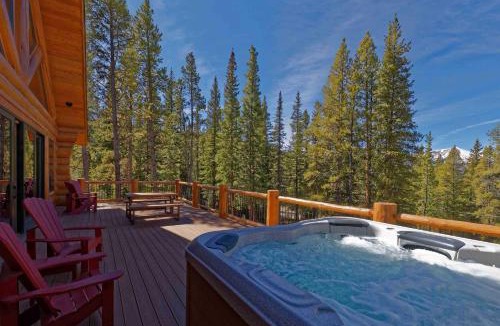 Breckenridge Park Estates House | 3 Mi to Slopes: Breck Cabin w/Hot Tub & Views