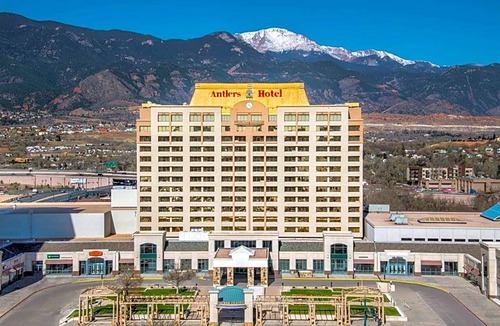 Downtown Colorado Springs Hotel | 3-Star Hotel ∙ The Antlers, A Wyndham Hotel