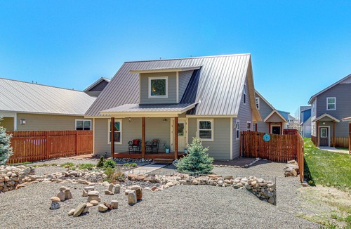 Gunnison Cottage | 30 Mi to Crested Butte: Dog-friendly Home By River