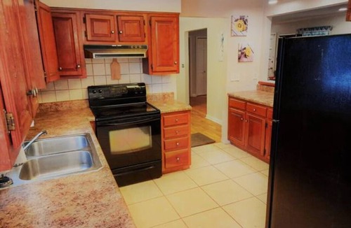 Stone Mountain House | 30 Minutes to Atlanta Sleeps 26