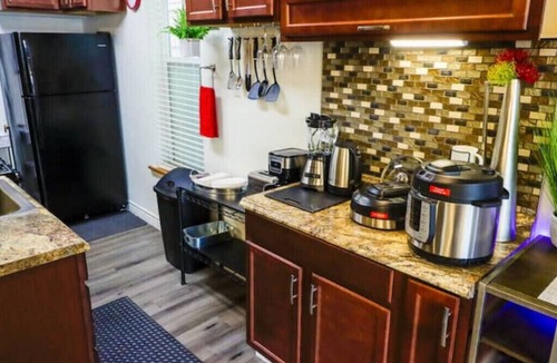 Cole House | 30day+ Dwtn Home Near RiNo & Light Rail w/Yard,TVs,More
