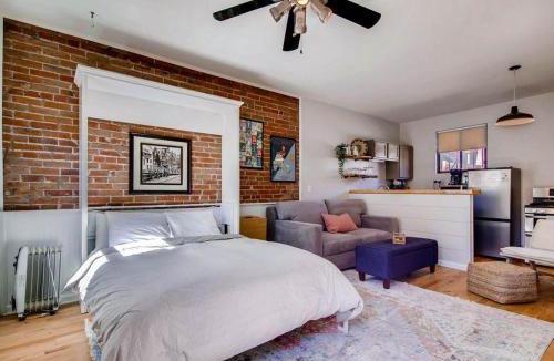 West Highland House | 3329 W 31st