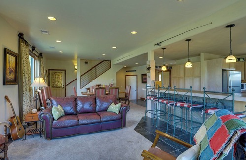 Gypsum House | 360-Degree Mountain Views! Lake Retreat in Gypsum
