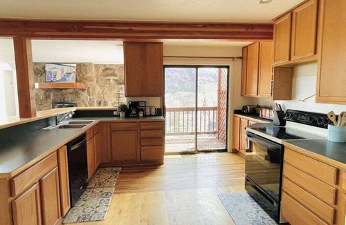 Durango House | 3BR Guest Home with Mountain Views, Large Deck