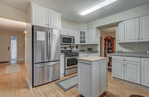 West Colorado Springs House | 3BR Home patio backyard near Garden of the Gods CO