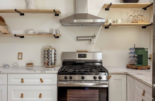 Downtown Wilmington House | 4-bedroom 3.5 Bathrooms townhome located downtown Wilmington, DE with W/D!