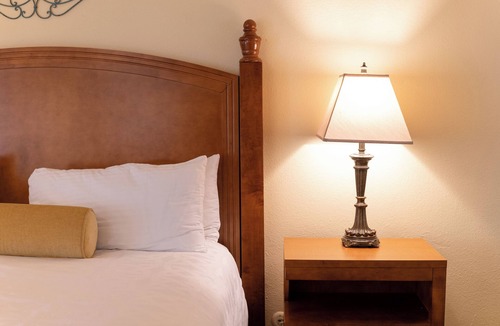 San Diego Country Estates Hotel | 4 Units | Pool & Free Onsite Parking | Near Ramona Winery