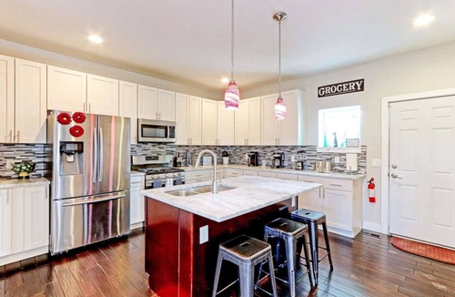 Scenic Heights House | 4600sqft Retreat, MtnView, Hot Tub, Decks, Games