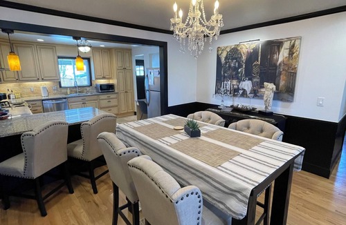 Berkley House | 4bed2bth Denver home near Downtown, Redrocks, Golden, Boulder and ALL highways!