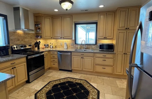 Berkley House | 4bed2bth Denver home near Downtown, Redrocks, Golden, Boulder and ALL highways!