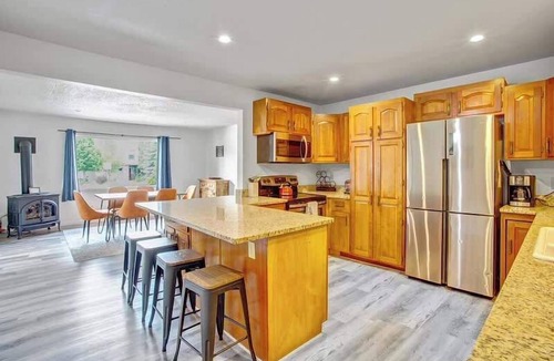 Salida House | 4BR Downtown Basecamp - Walk to Everything