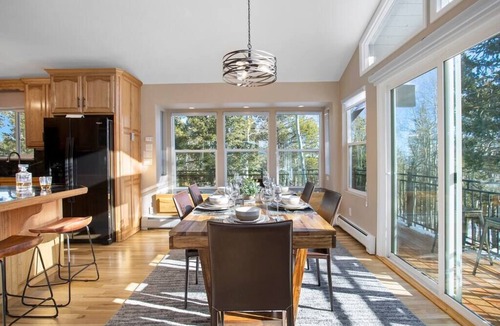 Conifer Mountain and Meadows House | 4BR Hot Tub + Sauna · Mtn Views Near Red Rocks