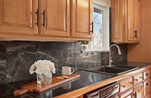 Conifer Mountain and Meadows House | 4BR Hot Tub + Sauna · Mtn Views Near Red Rocks