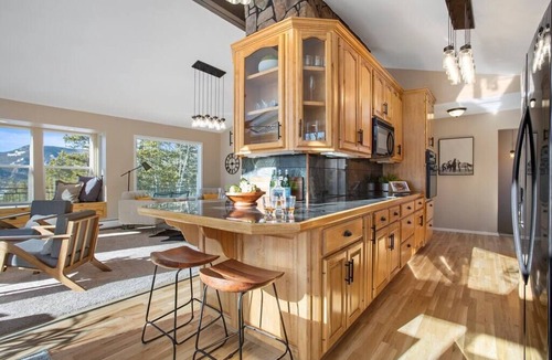 Conifer Mountain and Meadows House | 4BR Hot Tub + Sauna · Mtn Views Near Red Rocks