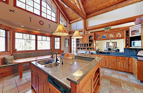 Highland Meadows House | 5 Min to Vail Mtn – Private Home, Hot Tub & Views