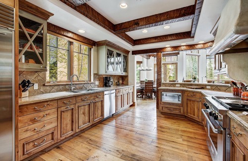 Gore Creek Place House | 5BR Alpine Luxury Home with Private Hot Tub Save 20% on 7+ Nights!