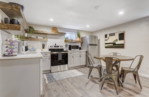 Central Colorado Springs House | 5BR Group Home by the Olympic Center/Hot Tub, 2 Kitchens