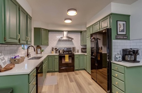 Arvada Plaza Area House | 5BR HotTub+Game Room| Red Rocks | Denver| Old Town