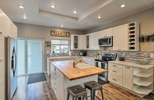 Berkley Cottage | 7 Mi to Dtwn Denver: Arvada Home w/Patio