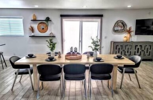 Rancho Oakey House | #76 Vegas Baby! Mins to Strip/Dwtn/LV Conv Center!