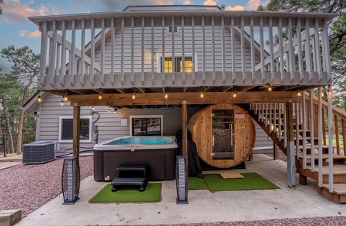 Colorado Springs House | 7k sq/ft! Gym, Theatre, Hot Tub, Sauna, Game Room, Golf, Sleeps 28 - Family Fun!
