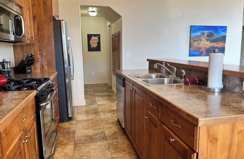 Moab South Valley House | 8A1 Best Views, Shared Pool & Hot Tub, Private Patio and Garage