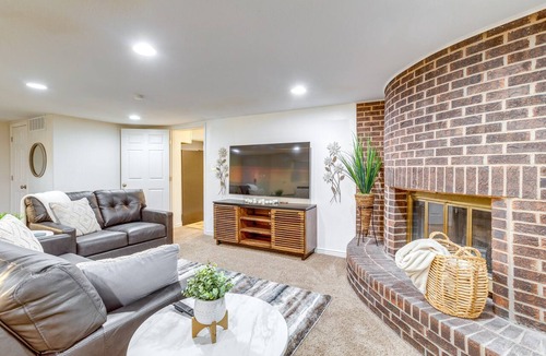 Highland Park Apartment | 9 Mi to Dtwn Denver: Aurora Vacation Rental