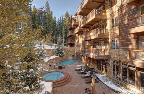 River Run Condo | All Resort Fees Included | Ski-in/Ski-out Mountain Condo | Shared Outdoor Hot Tub + Outdoor Pool