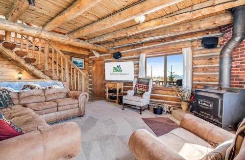 Stagetop House | Amazing 3200Sq ft Upgrade Log Cbn GameRoom HotTub