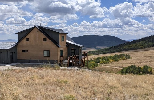 Warm Springs Cabin | Amazing cabin in quiet community in the mountains - Entire home for rent.