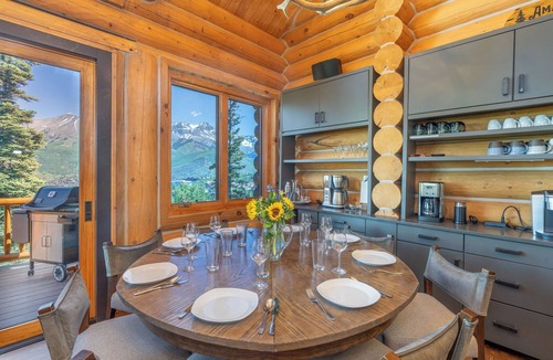 Mountain Village House | Amazing Days Lodge - 6 Bdrms, Ski-In-Ski-Out, Epic Views, Hot Tub, Firepit!