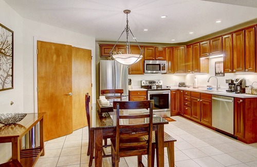 Steamboat Springs Condo | Amazing Location on Mtn w/Air Conditioning-100 yds to Trails-Heated Pool-Hot Tub-W/D in Unit-Grill