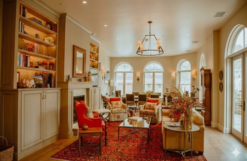 Ouray Condo | Amphitheater Suite Sleeps Four - Citizen's Bank Collection