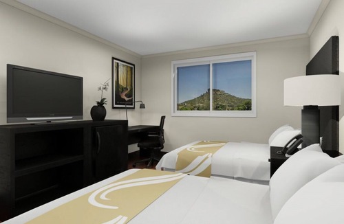 Castle Rock House | An Adventure Awaits! 2 Affordable Units, Pet-Friendly, Near Castle Rock Outlet Mall