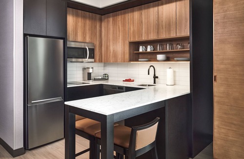 Southmoor Park Hotel | Apiary Hotel Belleview Station Denver